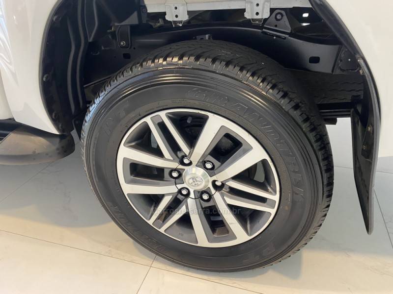 TOYOTA - HILUX 2.8 SRV 4X4 CD 16V DIESEL 4P AUTOMÁTICO - 2020/2020 - Branca - R$ 189.900,00