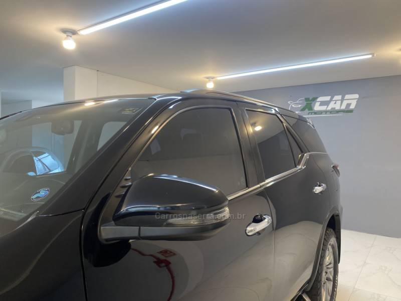 TOYOTA - HILUX SW4 2.8 SRX 4X4 16V TURBO INTERCOOLER DIESEL 4P AUTOMÁTICO - 2021/2021 - Preta - R$ 289.900,00