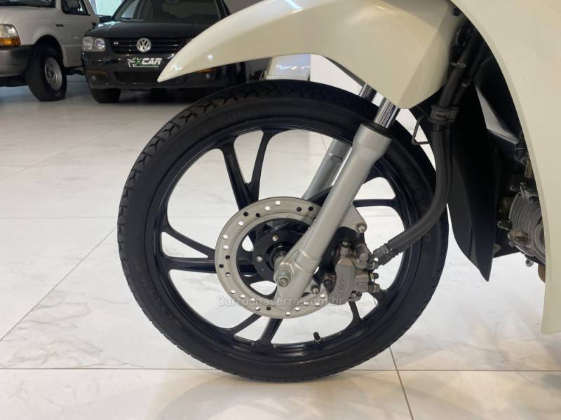 HONDA - BIZ 125 EX - 2021/2021 - Branca - R$ 16.900,00