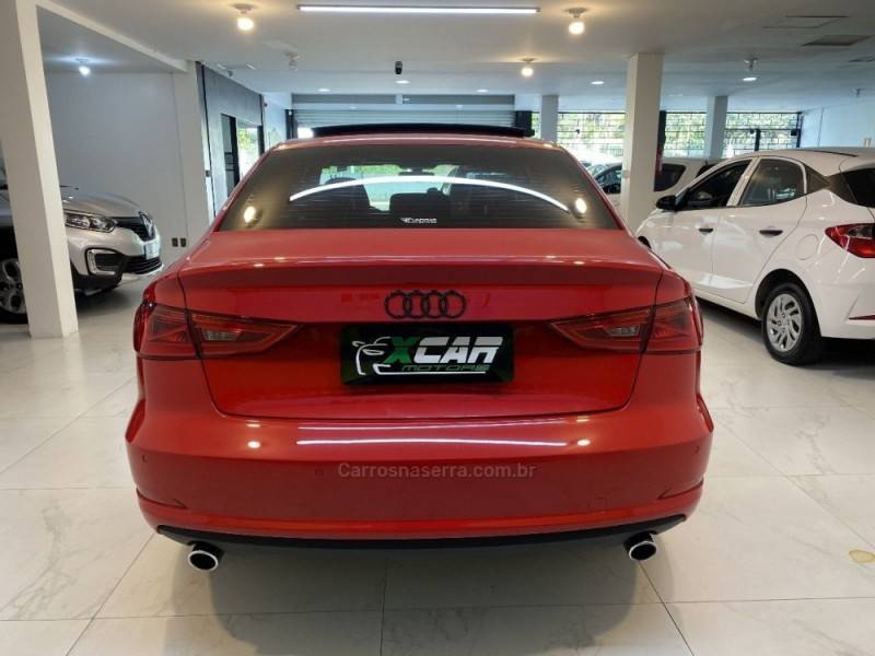 AUDI - A3 2.0 TFSI SEDAN AMBITION 16V GASOLINA 4P S-TRONIC - 2015/2016 - Vermelha - R$ 117.900,00