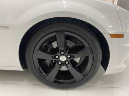 CHEVROLET - CAMARO 6.2 SS COUPÉ V8 GASOLINA 2P AUTOMÁTICO - 2011/2011 - Branca - R$ 204.900,00