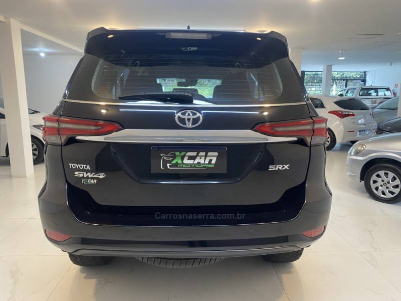 TOYOTA - HILUX SW4 2.8 SRX 4X4 16V TURBO INTERCOOLER DIESEL 4P AUTOMÁTICO - 2021/2021 - Preta - R$ 289.900,00