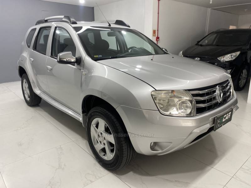 RENAULT - DUSTER 1.6 DYNAMIQUE 4X2 16V FLEX 4P MANUAL - 2013/2013 - Prata - R$ 53.900,00