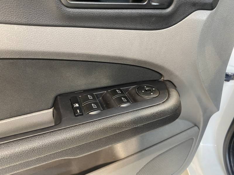 FORD - FOCUS 1.6 GLX 16V FLEX 4P MANUAL - 2012/2013 - Branca - R$ 48.900,00