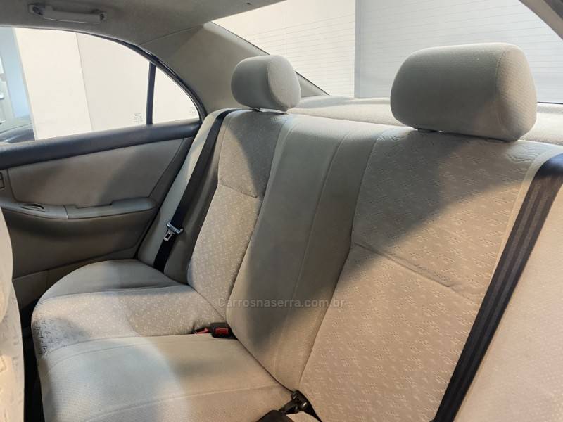 TOYOTA - COROLLA 1.8 XEI 16V GASOLINA 4P MANUAL - 2002/2003 - Prata - R$ 35.900,00
