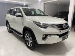 TOYOTA - HILUX SW4 2.8 SRX 4X4 16V TURBO INTERCOOLER DIESEL 4P AUTOMÁTICO - 2016/2016 - Branca - R$ 212.900,00