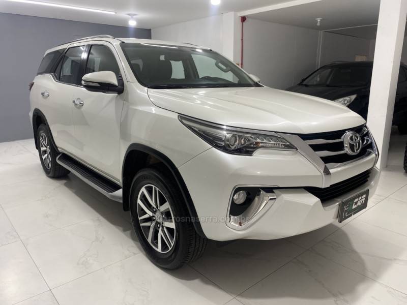 TOYOTA - HILUX SW4 2.8 SRX 4X4 16V TURBO INTERCOOLER DIESEL 4P AUTOMÁTICO - 2016/2016 - Branca - R$ 212.900,00