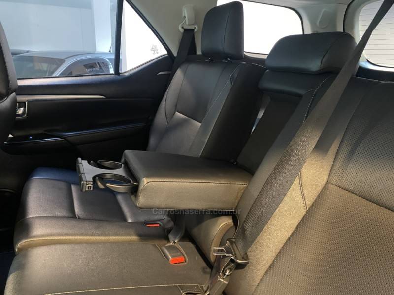 TOYOTA - HILUX SW4 2.8 SRX 4X4 16V TURBO INTERCOOLER DIESEL 4P AUTOMÁTICO - 2021/2021 - Preta - R$ 289.900,00