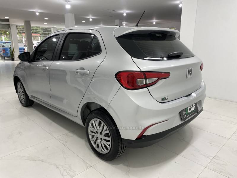 FIAT - ARGO 1.0 DRIVE 6V FLEX 4P MANUAL - 2021/2022 - Prata - R$ 59.900,00