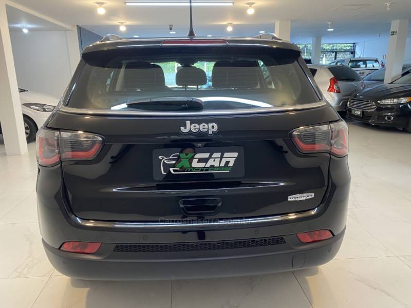 JEEP - COMPASS 2.0 16V FLEX LONGITUDE AUTOMÁTICO - 2017/2017 - Preta - R$ 94.900,00