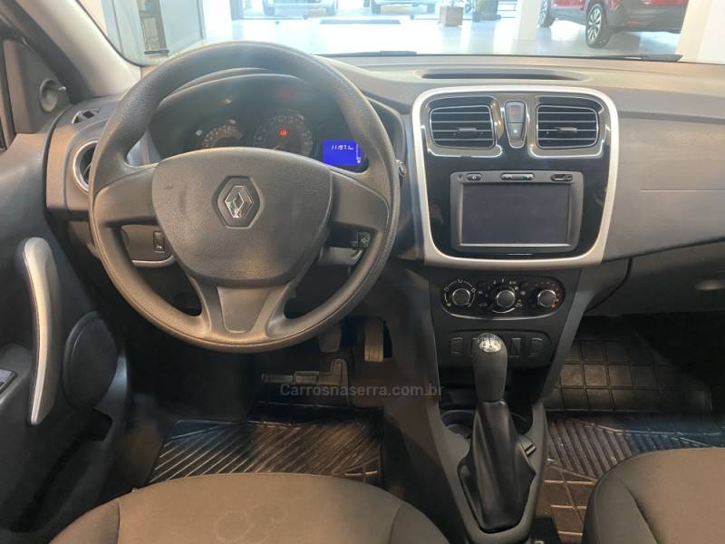 RENAULT - SANDERO 1.6 EXPRESSION 16V FLEX 4P MANUAL - 2015/2015 - Prata - R$ 43.900,00