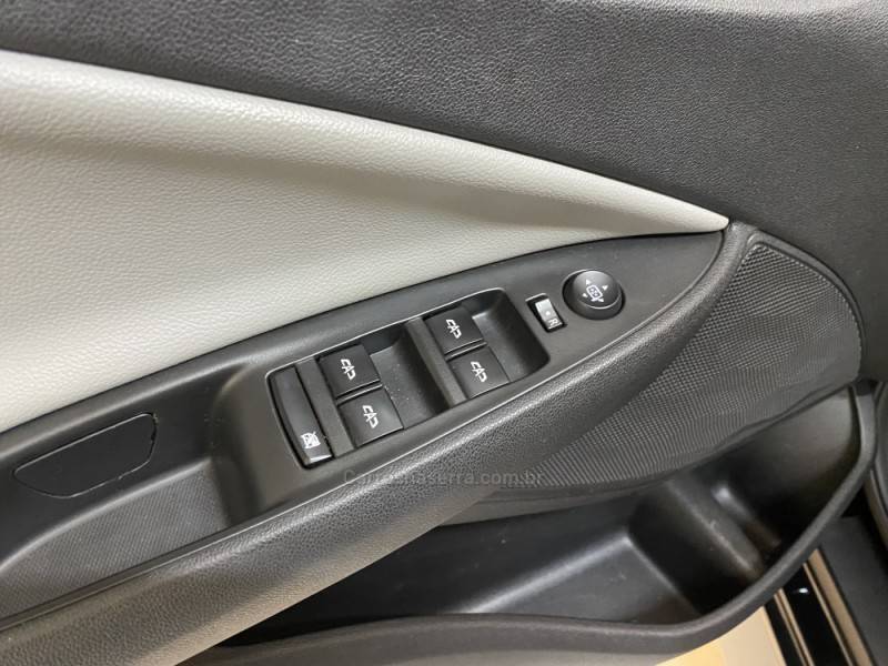 CHEVROLET - ONIX 1.0PREMIER PLUS 12V TURBO FLEX 4P AUTOMÁTICO - 2020/2020 - Preta - R$ 79.900,00