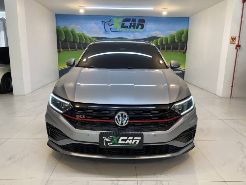 VOLKSWAGEN - JETTA 2.0 16V TSI GLI 350 GASOLINA 4P AUTOMÁTICO - 2020/2020 - Prata - R$ 163.900,00