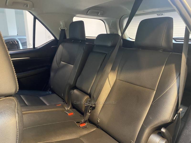 TOYOTA - HILUX SW4 2.8 SRX 4X4 16V TURBO INTERCOOLER DIESEL 4P AUTOMÁTICO - 2021/2021 - Preta - R$ 289.900,00