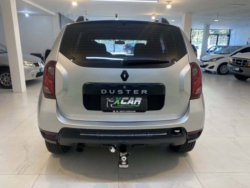 RENAULT - DUSTER 1.6 EXPRESSION 4X2 16V FLEX 4P MANUAL - 2019/2020 - Prata - R$ 74.900,00