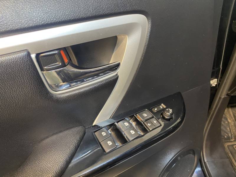 TOYOTA - HILUX SW4 2.8 SRX 4X4 16V TURBO INTERCOOLER DIESEL 4P AUTOMÁTICO - 2021/2021 - Preta - R$ 289.900,00