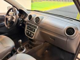 VOLKSWAGEN - GOL 1.0 MI 8V FLEX 4P MANUAL - 2011/2012 - Branca - R$ 33.900,00