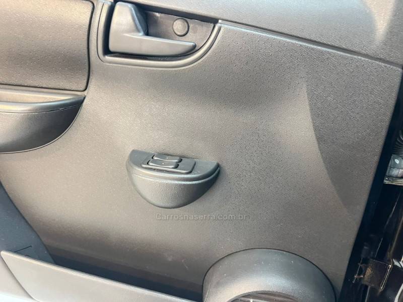 CHEVROLET - CELTA 1.0 MPFI SPIRIT 8V FLEX 4P MANUAL - 2009/2010 - Preta - R$ 21.900,00