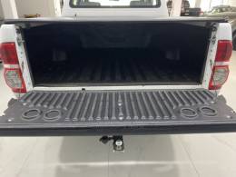 TOYOTA - HILUX 3.0 SR 4X4 CD 16V TURBO INTERCOOLER DIESEL 4P AUTOMÁTICO - 2011/2012 - Branca - R$ 119.900,00