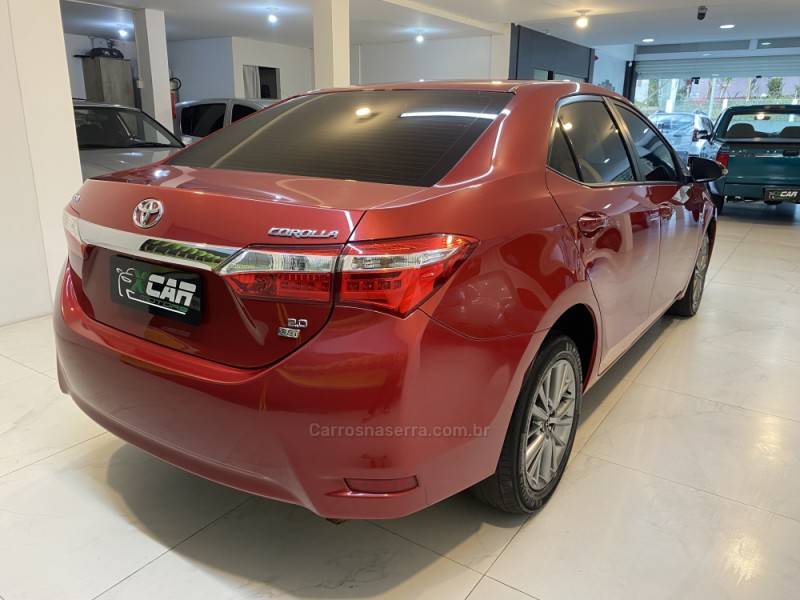 TOYOTA - COROLLA 2.0 XEI 16V FLEX 4P AUTOMÁTICO - 2017/2017 - Vermelha - R$ 93.900,00