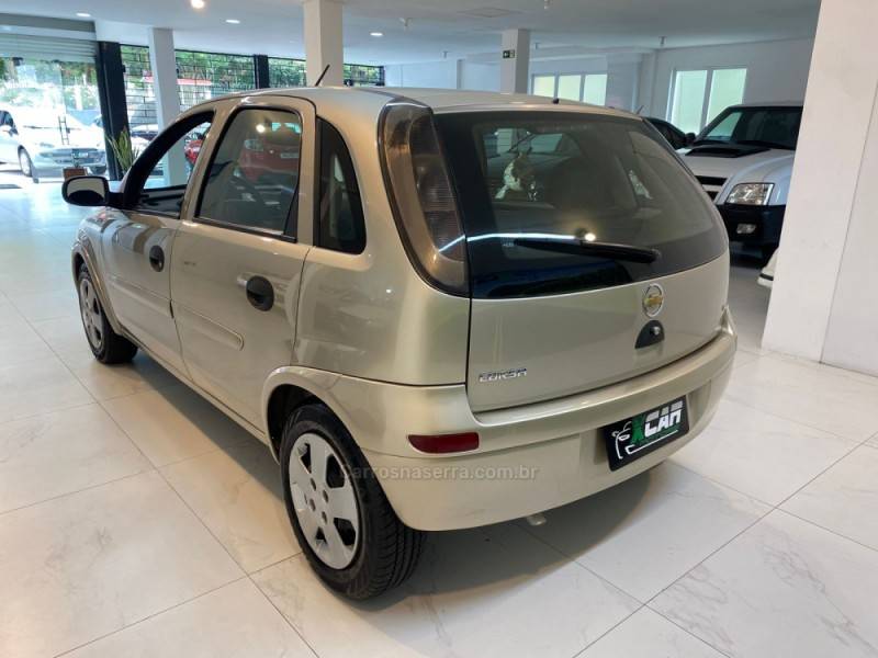 CHEVROLET - CORSA 1.4 MPFI MAXX 8V FLEX 4P MANUAL - 2012/2012 - Bege - R$ 37.900,00