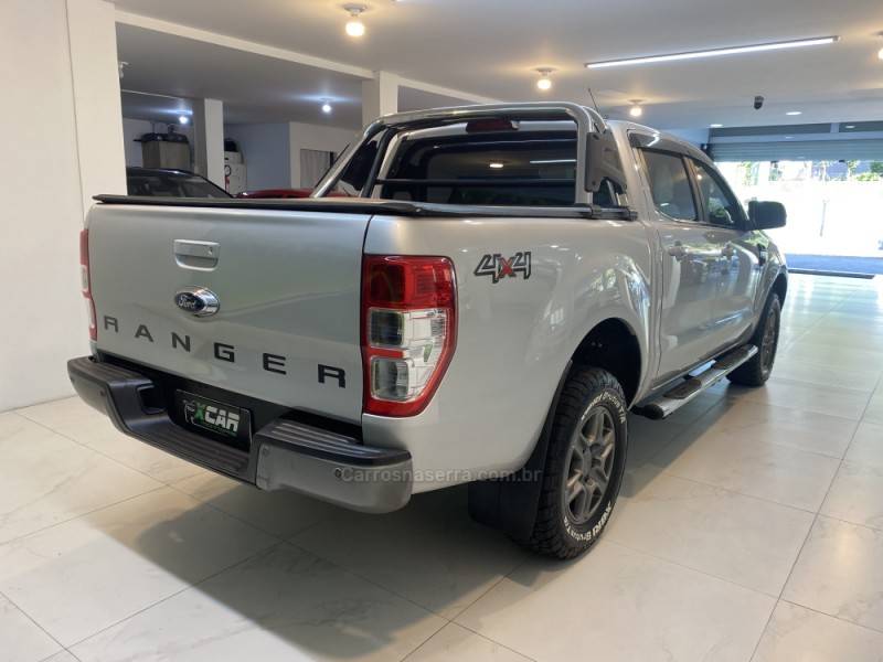 FORD - RANGER 2.2 XLS 4X4 CD 16V DIESEL 4P AUTOMÁTICO - 2019/2019 - Prata - R$ 132.900,00