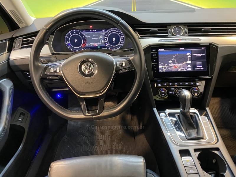 VOLKSWAGEN - PASSAT 2.0 TSI HIGLHINE GASOLINA 4P AUTOMATIZADO - 2018/2018 - Preta - R$ 154.900,00