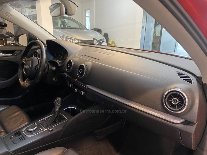 AUDI - A3 2.0 TFSI SEDAN AMBITION 16V GASOLINA 4P S-TRONIC - 2015/2016 - Vermelha - R$ 117.900,00