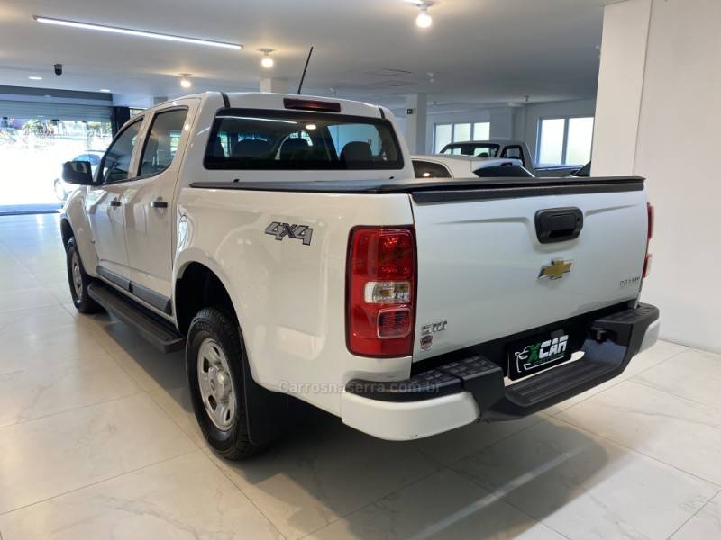 CHEVROLET - S10 2.8 LS 4X4 CD 16V TURBO DIESEL 4P MANUAL - 2022/2023 - Branca - R$ 155.900,00