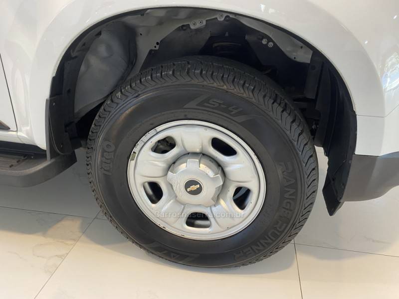 CHEVROLET - S10 2.8 LS 4X4 CD 16V TURBO DIESEL 4P MANUAL - 2022/2023 - Branca - R$ 155.900,00