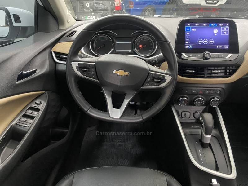 CHEVROLET - ONIX 1.0 PREMIER II 12V TURBO FLEX 4P AUTOMÁTICO - 2022/2023 - Branca - R$ 99.900,00