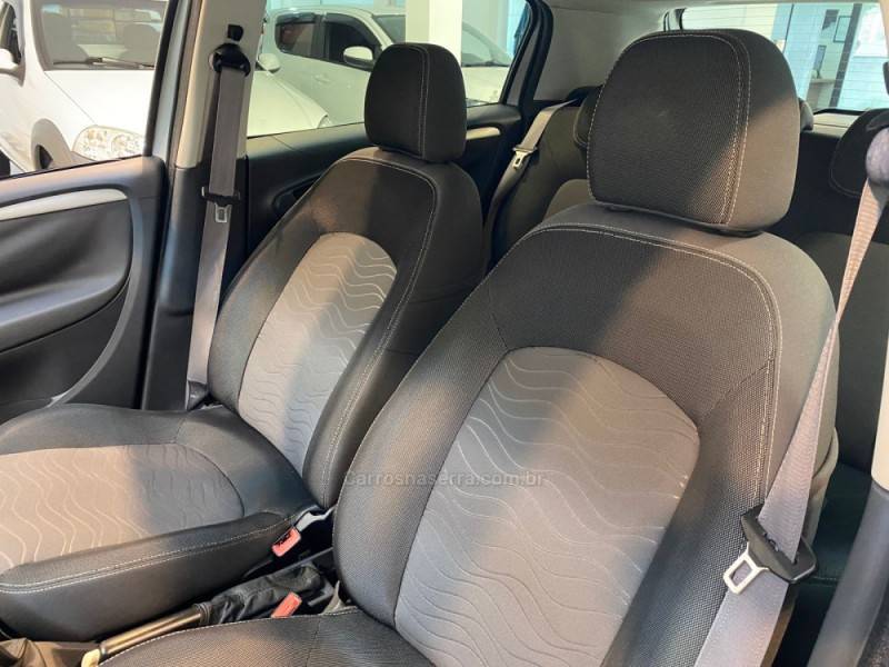 FIAT - PUNTO 1.6 ESSENCE 16V FLEX 4P MANUAL - 2012/2013 - Prata - R$ 45.900,00