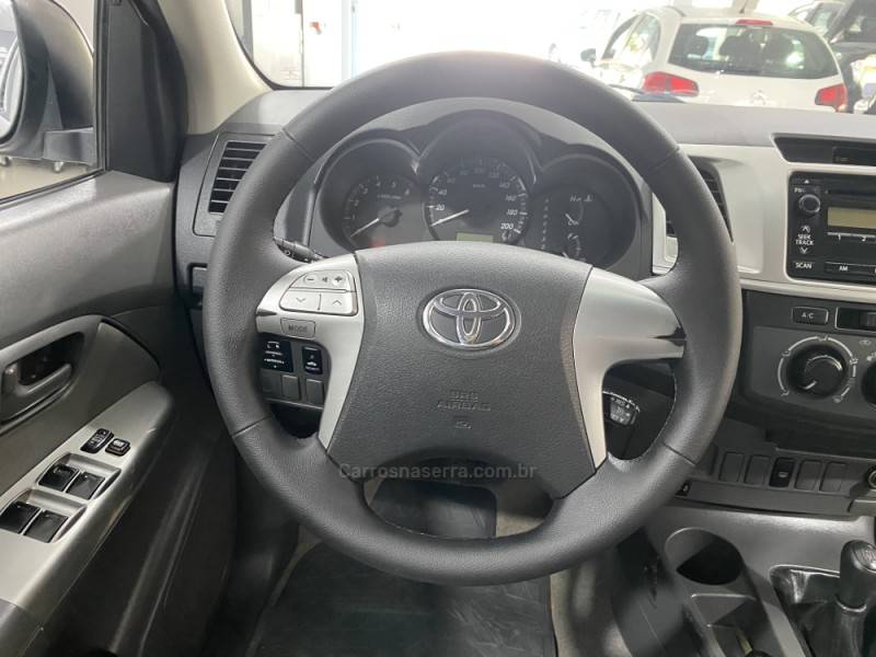TOYOTA - HILUX 3.0 SRV 4X2 CD 16V TURBO INTERCOOLER DIESEL 4P MANUAL - 2011/2012 - Branca - R$ 119.900,00