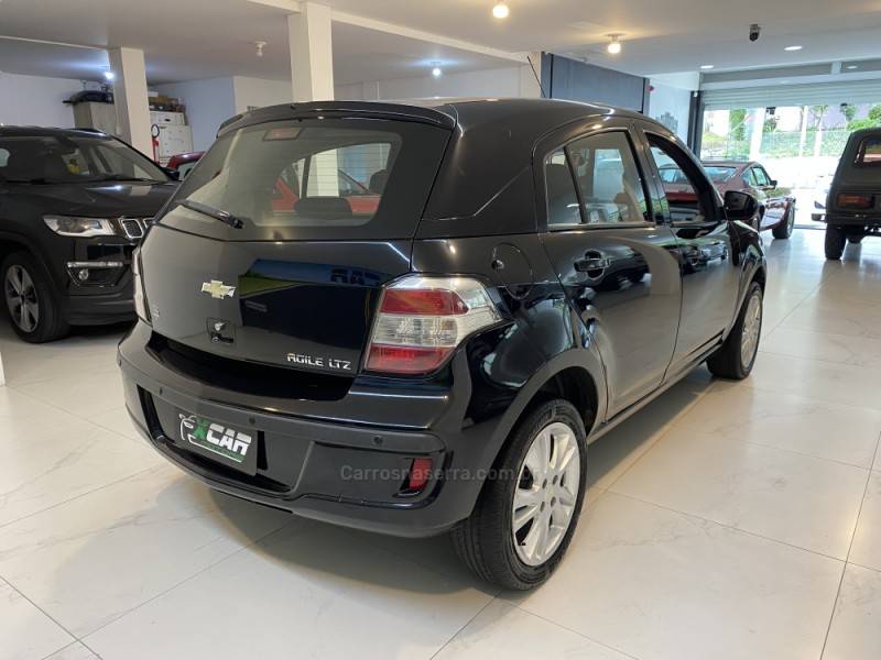 CHEVROLET - AGILE 1.4 MPFI LTZ 8V FLEX 4P MANUAL - 2013/2014 - Preta - R$ 44.900,00