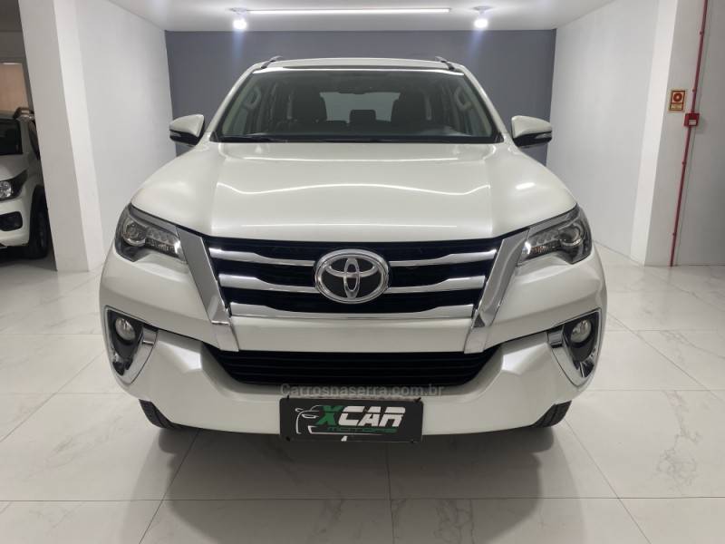 TOYOTA - HILUX SW4 2.8 SRX 4X4 16V TURBO INTERCOOLER DIESEL 4P AUTOMÁTICO - 2016/2016 - Branca - R$ 212.900,00