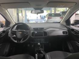 CHEVROLET - ONIX 1.0 JOY BLACK 8V FLEX 4P MANUAL - 2021/2021 - Branca - R$ 62.900,00