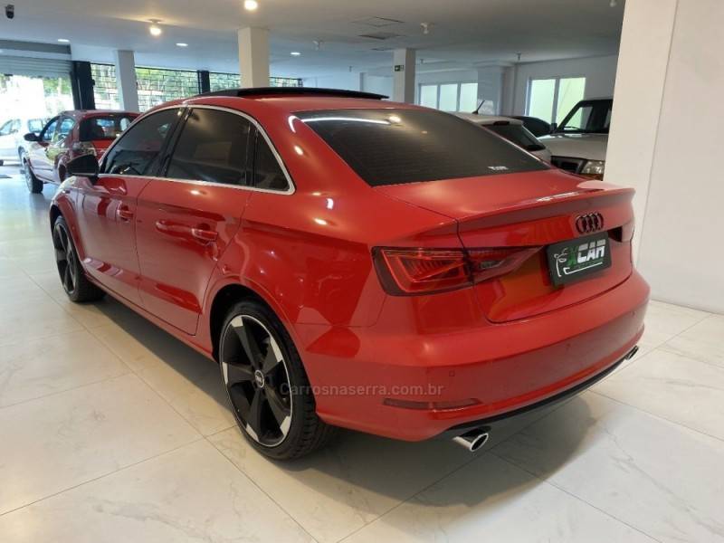 AUDI - A3 2.0 TFSI SEDAN AMBITION 16V GASOLINA 4P S-TRONIC - 2015/2016 - Vermelha - R$ 117.900,00