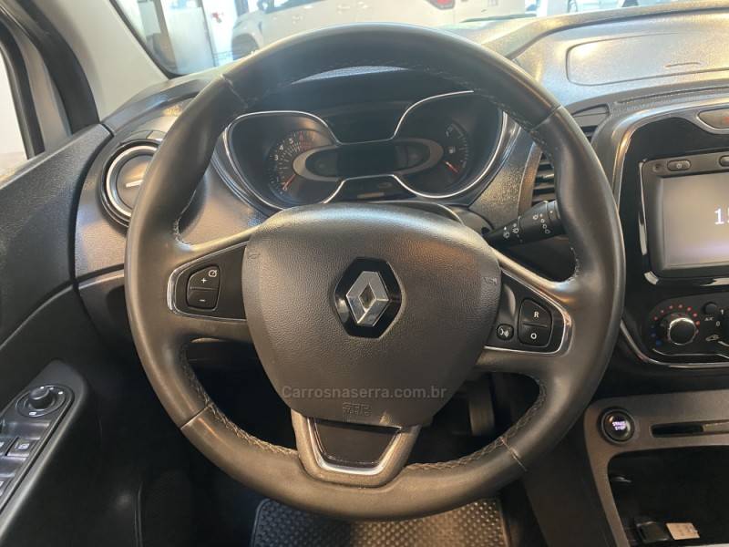 RENAULT - CAPTUR 1.6 16V SCE FLEX ZEN MANUAL - 2019/2019 - Prata - R$ 71.900,00