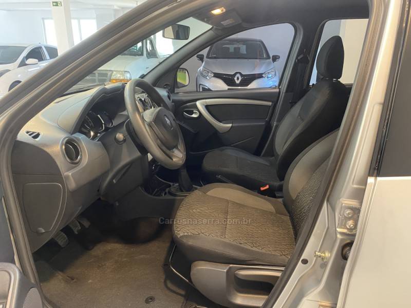 RENAULT - DUSTER 1.6 EXPRESSION 4X2 16V FLEX 4P MANUAL - 2019/2020 - Prata - R$ 74.900,00