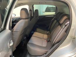 FIAT - PUNTO 1.6 ESSENCE 16V FLEX 4P MANUAL - 2012/2013 - Prata - R$ 45.900,00