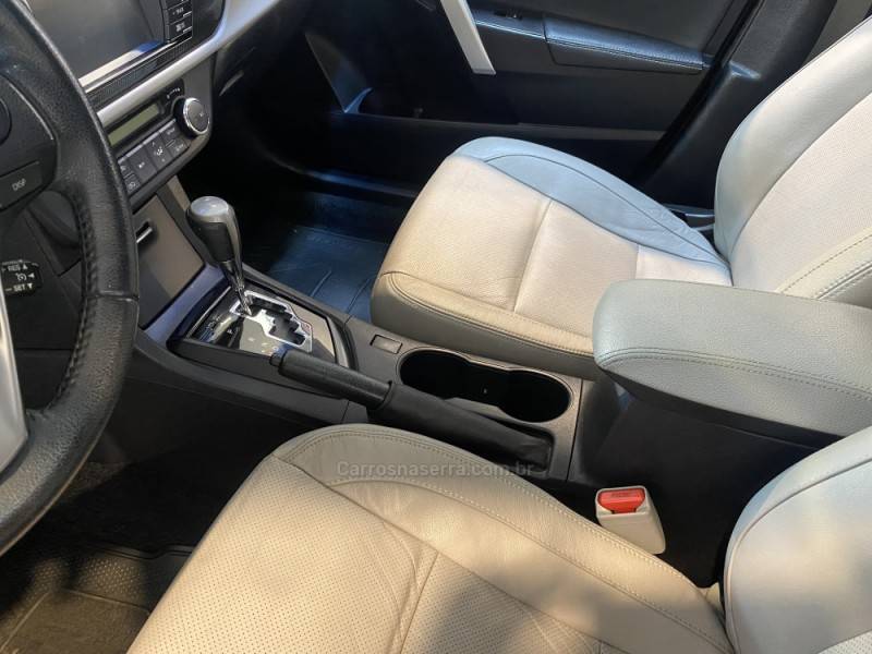 TOYOTA - COROLLA 2.0 XEI 16V FLEX 4P AUTOMÁTICO - 2017/2017 - Vermelha - R$ 93.900,00