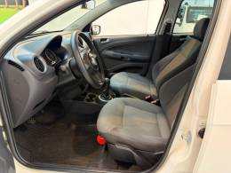 VOLKSWAGEN - GOL 1.0 MI 8V FLEX 4P MANUAL - 2011/2012 - Branca - R$ 33.900,00