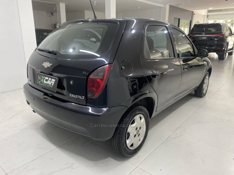 CHEVROLET - CELTA 1.0 MPFI VHC 8V GASOLINA 4P MANUAL - 2012/2013 - Preta - R$ 34.900,00