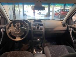 RENAULT - MÉGANE 1.6 DYNAMIQUE GRAND TOUR 16V FLEX 4P MANUAL - 2011/2012 - Prata - R$ 36.900,00