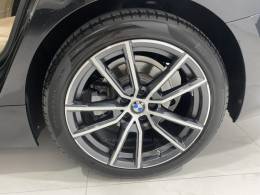 BMW - 320I 2.0 SPORT GP 16V TURBO ACTIVE FLEX 4P AUTOMÁTICO - 2019/2020 - Preta - R$ 199.900,00