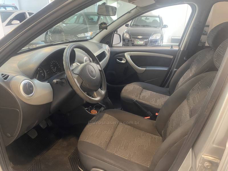 RENAULT - SANDERO 1.0 EXPRESSION 16V FLEX 4P MANUAL - 2011/2011 - Prata - R$ 30.900,00