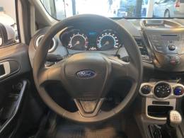 FORD - FIESTA 1.6 SE HATCH 16V FLEX 4P MANUAL - 2016/2017 - Branca - R$ 55.900,00