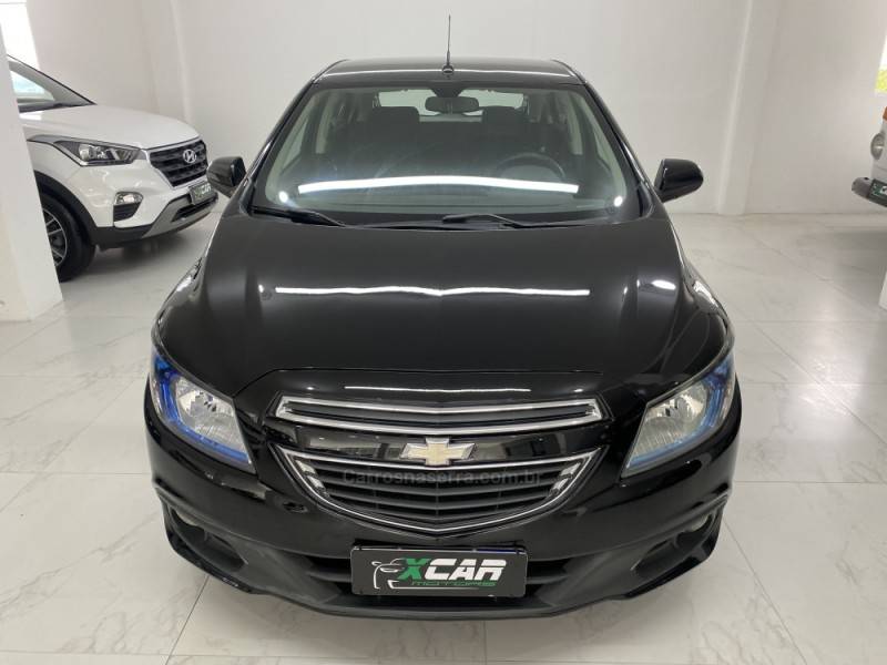 CHEVROLET - ONIX 1.4 MPFI LTZ 8V FLEX 4P MANUAL - 2014/2014 - Preta - R$ 53.900,00