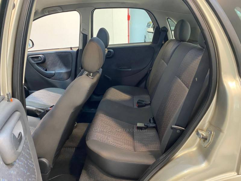 CHEVROLET - CORSA 1.4 MPFI MAXX 8V FLEX 4P MANUAL - 2012/2012 - Bege - R$ 37.900,00