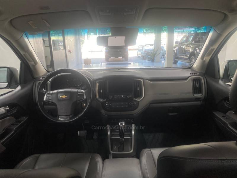 CHEVROLET - S10 2.8 LTZ 4X4 CD 16V TURBO DIESEL 4P AUTOMÁTICO - 2018/2019 - Prata - R$ 154.900,00